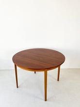 Afbeelding in Gallery-weergave laden, Ronde Teakhouten Tafel