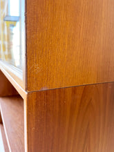 Afbeelding in Gallery-weergave laden, Vintage Vitrinehkastje