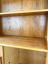 Afbeelding in Gallery-weergave laden, Vintage Scandinavische Wandmeubel