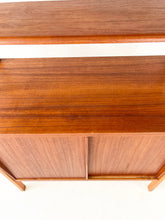 Afbeelding in Gallery-weergave laden, Bodafors Teak Boekenkast (sold separately)