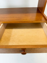 Afbeelding in Gallery-weergave laden, Teak Boekenkast uit Zweden (2/2)