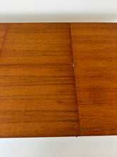Afbeelding in Gallery-weergave laden, Teak Tafel, Uitschuifbaar