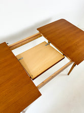 Afbeelding in Gallery-weergave laden, Teak Tafel, Uitschuifbaar