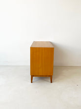 Load image into Gallery viewer, Vintage Ladekast uit Zweden