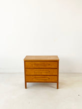 Load image into Gallery viewer, Kleine Vintage Ladekast