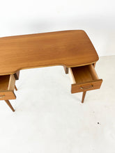 Afbeelding in Gallery-weergave laden, Vintage Kaptafel