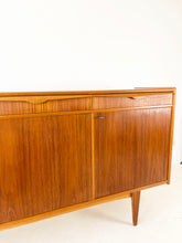 Load image into Gallery viewer, Scandinavisch Vintage Dressoir