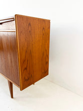 Load image into Gallery viewer, Scandinavisch Vintage Dressoir