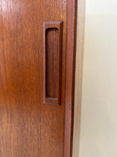 Afbeelding in Gallery-weergave laden, Deense Teak Highboard / Dressoir