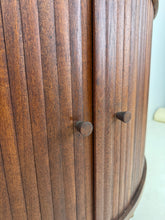 Afbeelding in Gallery-weergave laden, Deense Teak Hoekkast