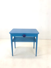 Afbeelding in Gallery-weergave laden, Geüpcycled Vintage Nachtkastje