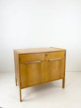 Afbeelding in Gallery-weergave laden, Kastje