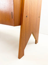 Afbeelding in Gallery-weergave laden, Teak Wandkast