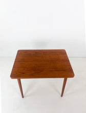 Afbeelding in Gallery-weergave laden, Bijzettafeltje