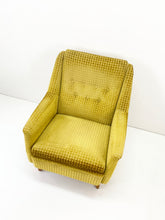 Afbeelding in Gallery-weergave laden, Gele Fluwelen Fauteuil