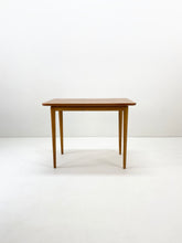 Afbeelding in Gallery-weergave laden, Vintage Teak Bijzettafel