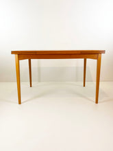 Afbeelding in Gallery-weergave laden, Eettafel