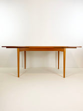 Afbeelding in Gallery-weergave laden, Eettafel