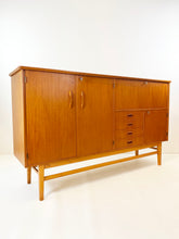 Afbeelding in Gallery-weergave laden, Hoog Dressoir