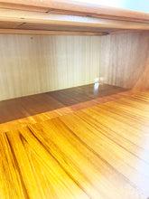 Afbeelding in Gallery-weergave laden, Hoog Dressoir