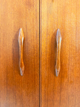 Afbeelding in Gallery-weergave laden, Hoog Dressoir