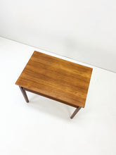 Afbeelding in Gallery-weergave laden, Teak Bijzettafel