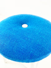 Afbeelding in Gallery-weergave laden, Blauw Gestoffeerd Krukje