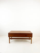 Afbeelding in Gallery-weergave laden, Teak Laag Kastje