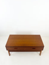 Afbeelding in Gallery-weergave laden, Teak Laag Kastje