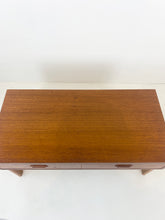 Afbeelding in Gallery-weergave laden, Teak Laag Kastje