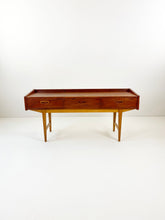 Afbeelding in Gallery-weergave laden, Laag Klein Dressoir