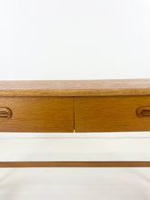 Afbeelding in Gallery-weergave laden, Eiken Kastje