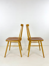 Afbeelding in Gallery-weergave laden, 2 Spijlen Stoelen
