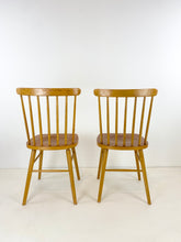 Afbeelding in Gallery-weergave laden, 2 Spijlen Stoelen