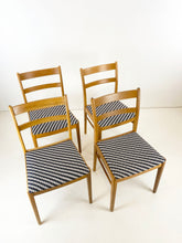 Afbeelding in Gallery-weergave laden, 4 Eetkamerstoelen