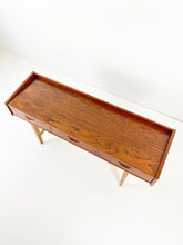 Afbeelding in Gallery-weergave laden, Laag Klein Dressoir