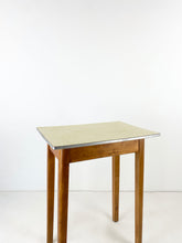 Afbeelding in Gallery-weergave laden, Hoge Formica Bijzettafel