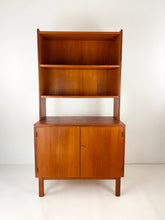 Afbeelding in Gallery-weergave laden, Kleine Teak Wandkast