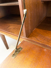 Afbeelding in Gallery-weergave laden, Mid-century Dressoir