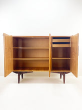 Afbeelding in Gallery-weergave laden, Hoog Dressoir