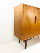 Afbeelding in Gallery-weergave laden, Hoog Dressoir
