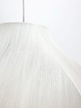 Afbeelding in Gallery-weergave laden, Stoffen Witte Kroonluchter