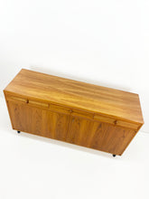 Afbeelding in Gallery-weergave laden, Zweedse Teak Vintage Dressoir, Bertil Fridhagen voor Bodafors