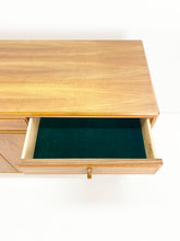 Afbeelding in Gallery-weergave laden, Zweedse Teak Vintage Dressoir, Bertil Fridhagen voor Bodafors