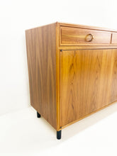 Afbeelding in Gallery-weergave laden, Zweedse Teak Vintage Dressoir, Bertil Fridhagen voor Bodafors