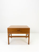 Afbeelding in Gallery-weergave laden, Vintage Nachtkastje