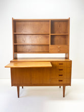 Afbeelding in Gallery-weergave laden, Zweedse Teak Wandkast / Boekenkast