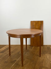 Load image into Gallery viewer, Round Table