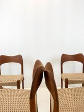 Load image into Gallery viewer, Arne Hovmand-Olsen, Mogens Kold - Eetkamer stoelen (set van 4)