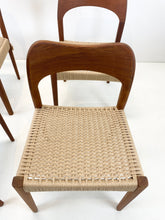 Load image into Gallery viewer, Arne Hovmand-Olsen, Mogens Kold - Eetkamer stoelen (set van 4)